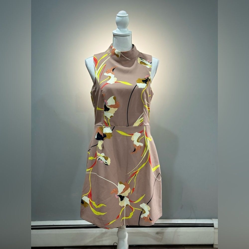 Tan Floral Shilla Dress Size L EUC